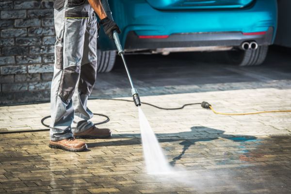 Cost of Driveway Pressure Washing in Green Bay
