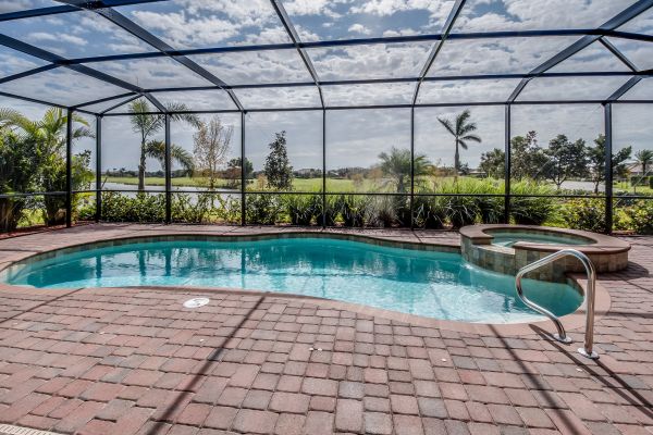 Cost of Pool Enclosure Cleaning in Green Bay