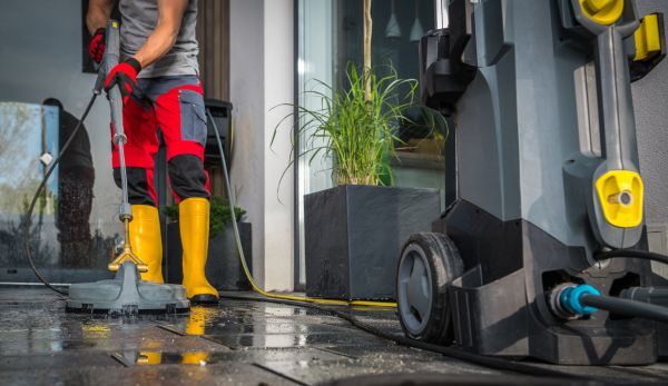 Commercial Pressure Cleaning in Green Bay