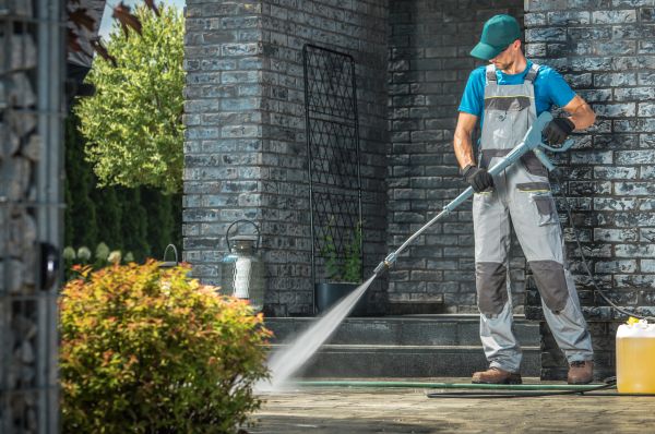 Outside House Cleaning in Green Bay