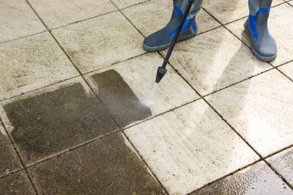 Cost of Outdoor Concrete Cleaning in Green Bay